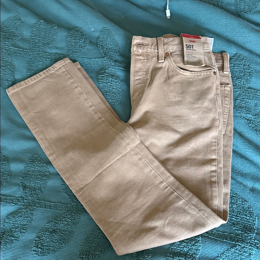 Levi's Women's Beige Straight Jeans